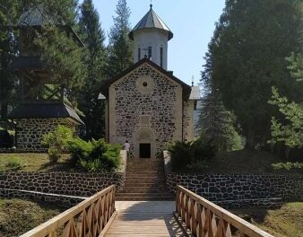 Manastir Vozuća, vaskrs hrama od sedam vekova