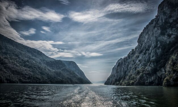 Nacionalni park Đerdap i reka koja slika život